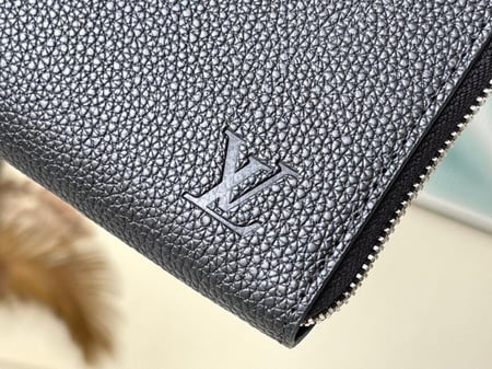 باوتش لوي فيتون