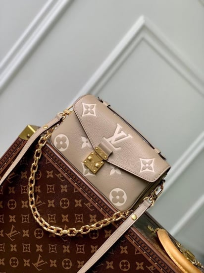 لوي فيتون مقاس 22 cm