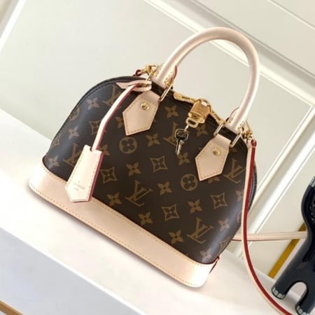 لوي فيتون مقاس 23.5 cm