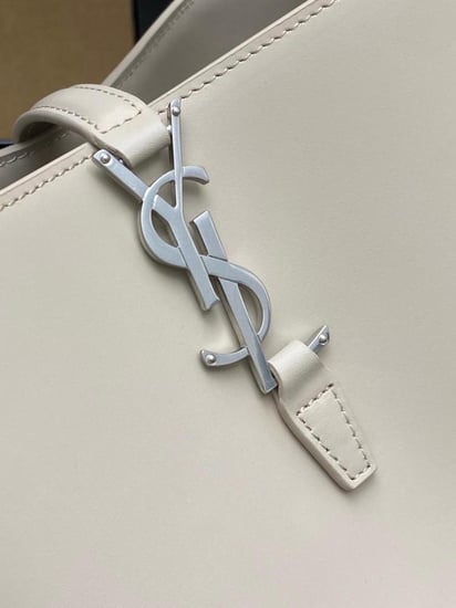 سان لوران مقاس 20 cm