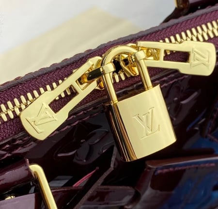 لوي فيتون مقاس 23.5 cm