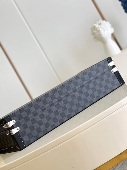 صندوق لوي فيتون مقاس 46-24