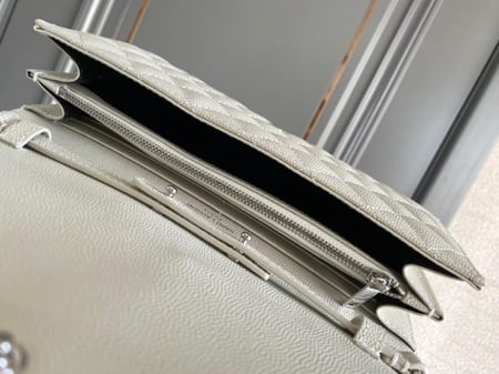 سان لوران مقاس 22 cm