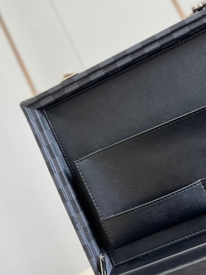 صندوق لوي فيتون مقاس 46-24