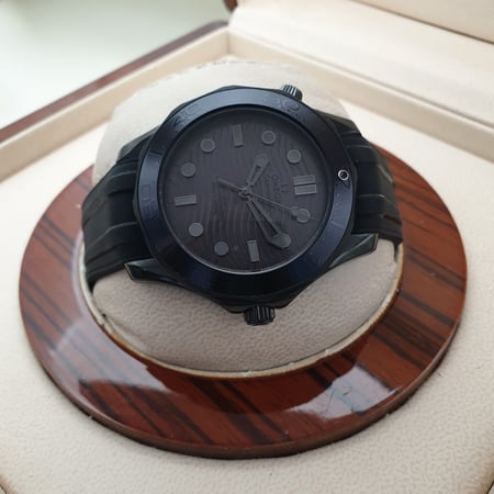 ساعة اوميغا اوتوماتيك سي ماستر 007