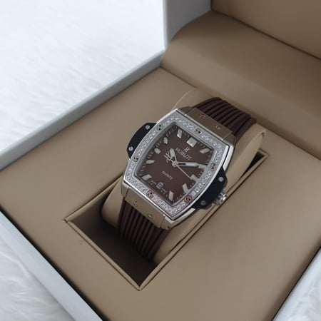 ساعة هوبلت النسائية