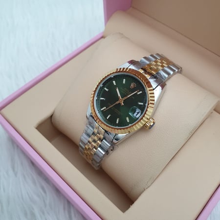 ساعة رولكس النسائية