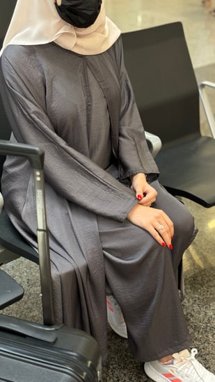 عباية سفر رمادي S22