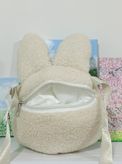 حقيبة بلاشي ميفي Miffyبسحاب خلفي بلون بيج فاتح