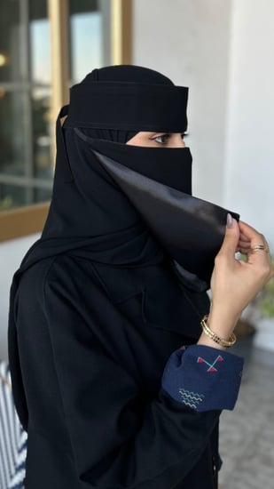 نقاب حرير وسط بربطه +طرحه بندانه