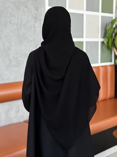 عدد 2 نقاب حرير وسط +عدد 2طرحه بندانه