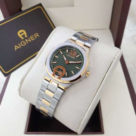 ساعة أقنر نسائي