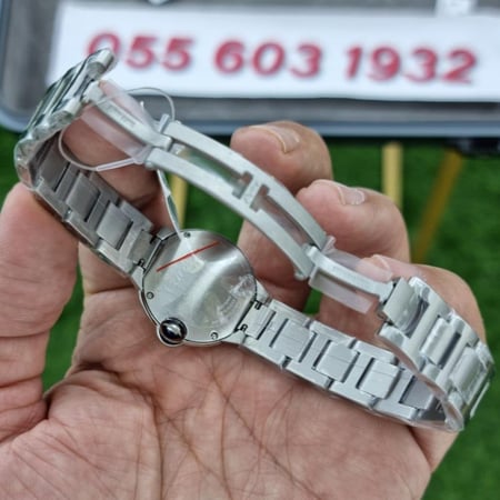 ساعة نسائية بينك