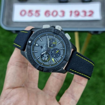 ساعة بريتلينغ افنجر كرونوغراف