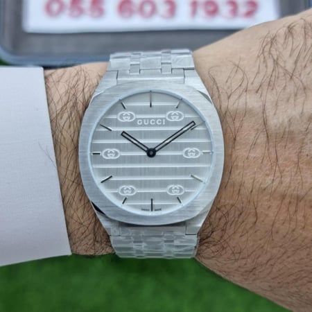 ساعة قوتشى H25 ماستر