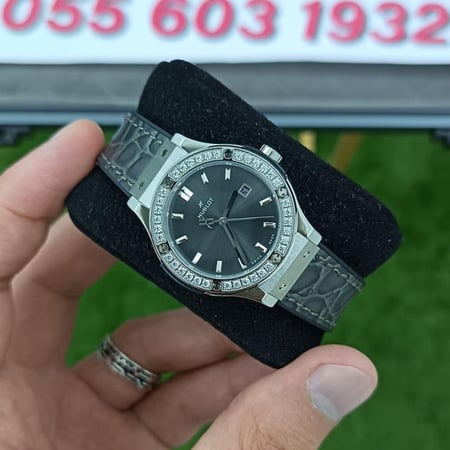 ساعة هوبلو نسائيه مقاس 29