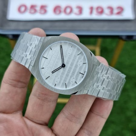 ساعة قوتشى H25 ماستر