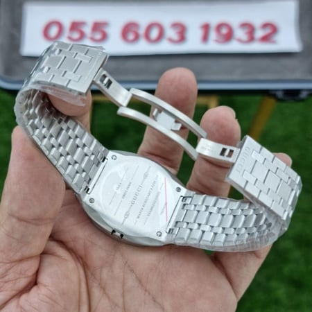 ساعة قوتشى H25 ماستر