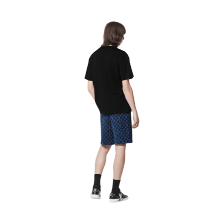 تيشيرت لويس فيتون -Louis Vuitton T-shirt.