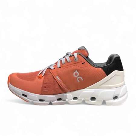 حذاء  On Cloudflyer 4