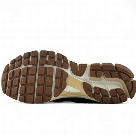 Nike Air Zoom Vomero 5