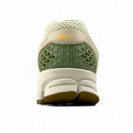 Nike Air Zoom Vomero 5