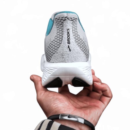 Brooks Hyperion Max 2