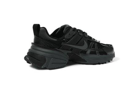 NIKE V2K RUN