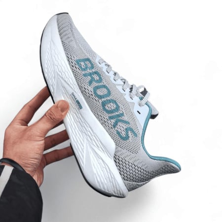 Brooks Hyperion Max 2