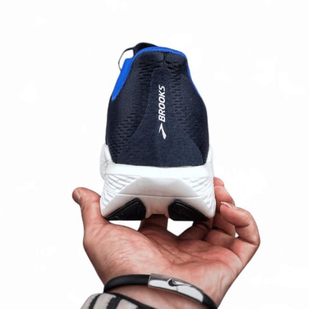 Brooks Hyperion Max 2