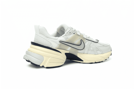 NIKE V2K RUN