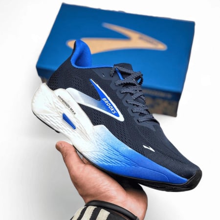 Brooks Hyperion Max 2