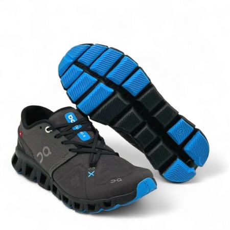 حذاء أون راننيغ كلاود اكس اسود