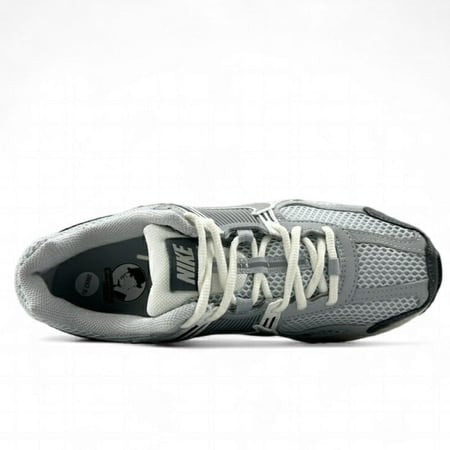 Nike Air Zoom Vomero 5