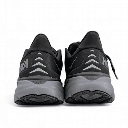 HOKA  Clifton 8