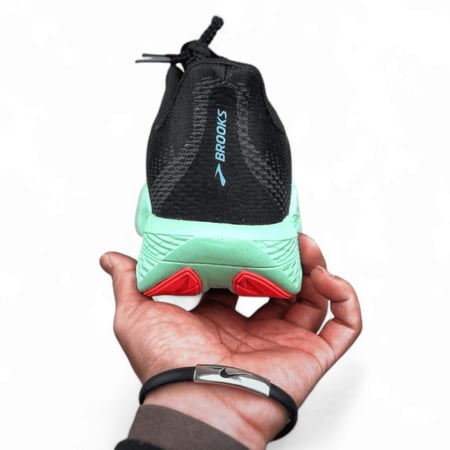 Brooks Hyperion Max 2