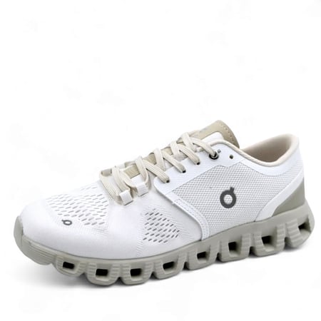 شوز اون راننج كلاود اكس