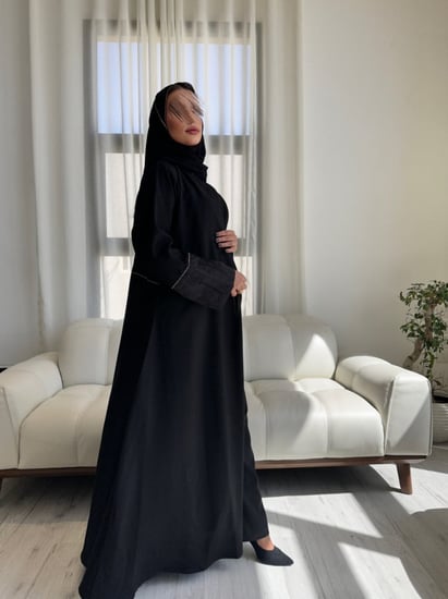 كريب واقف- تطريز اسود