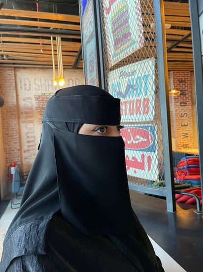 نقاب مغاط مايل