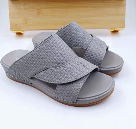 نعال شبابي خليجي هيمان