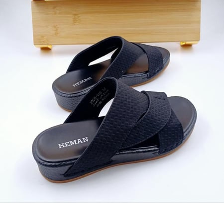 نعال شبابي خليجي هيمان