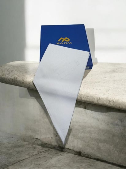 شماغ ابيض مان بلان كلاسيك 2026 م 06