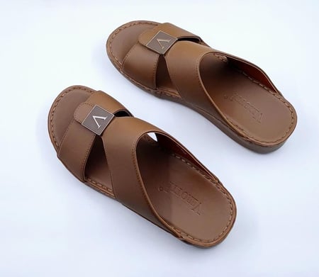 حذاء قطري متعدد الالوان مريح جدا