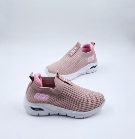 حذاء رياضي بناتي نيولايك للاطفال