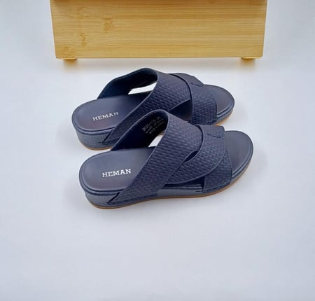 نعال شبابي خليجي هيمان