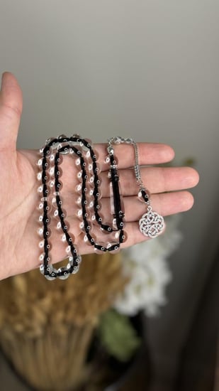 مسباح بكلايت شفاف خيط اسود مع طربزونة معدن