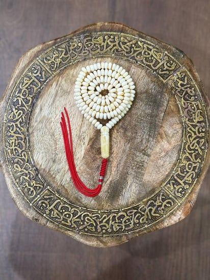 سبحة كهرب طبيعي سيراميك ذروي - حجر السلطان ولك من الاسم نصيب