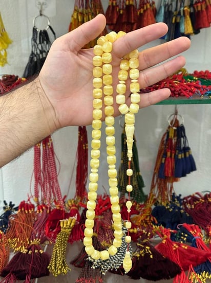 سبحة كهرمان طبيعي حجر واحد