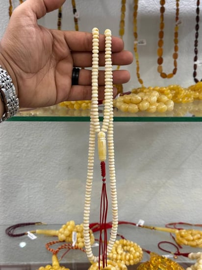 سبحة كهرب طبيعي سيراميك ذروي - حجر السلطان ولك من الاسم نصيب