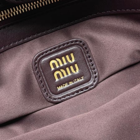 شنطة نسائية ماركة Miumiu